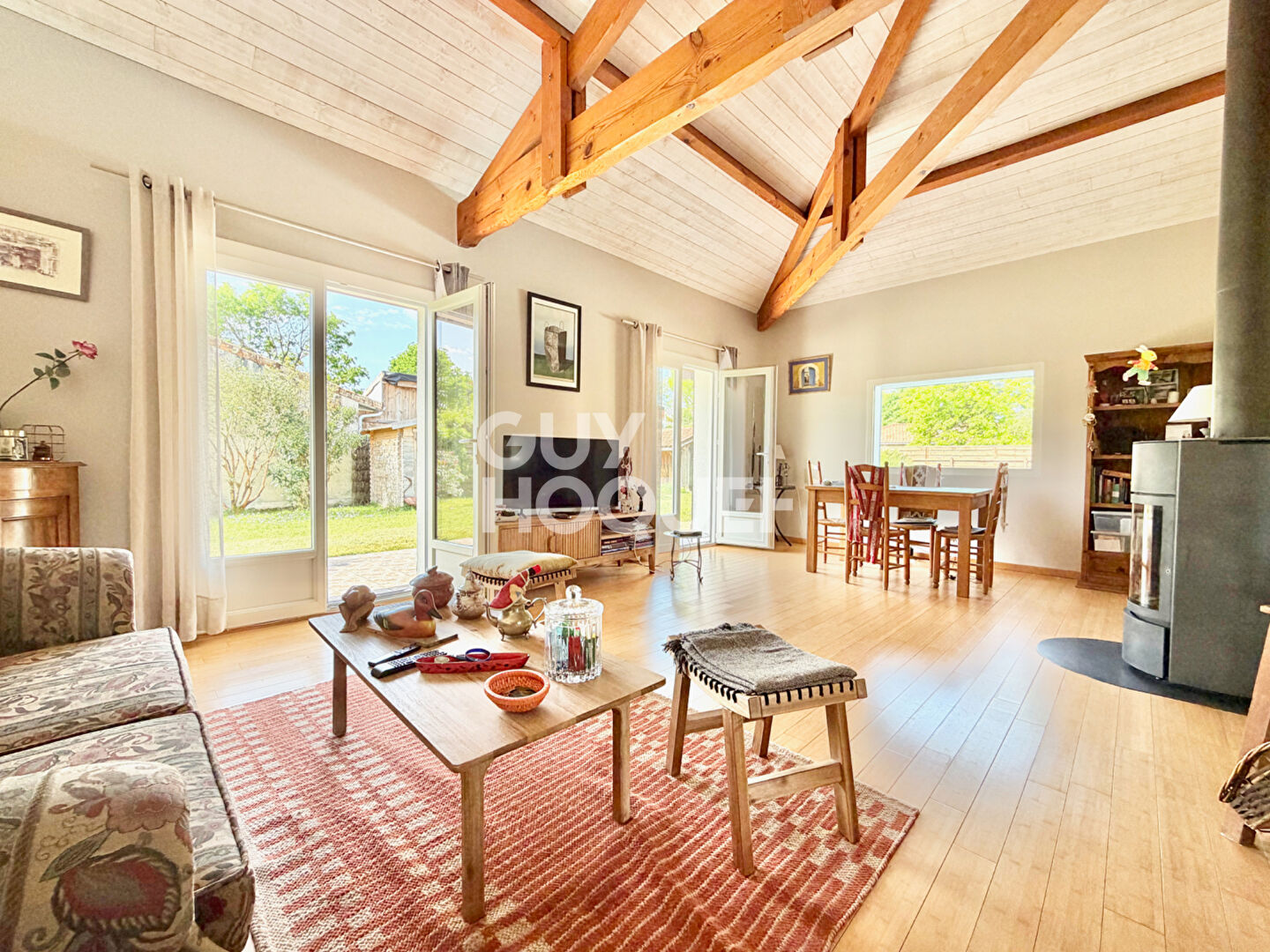 Charme, Calme et volumes à Meyran