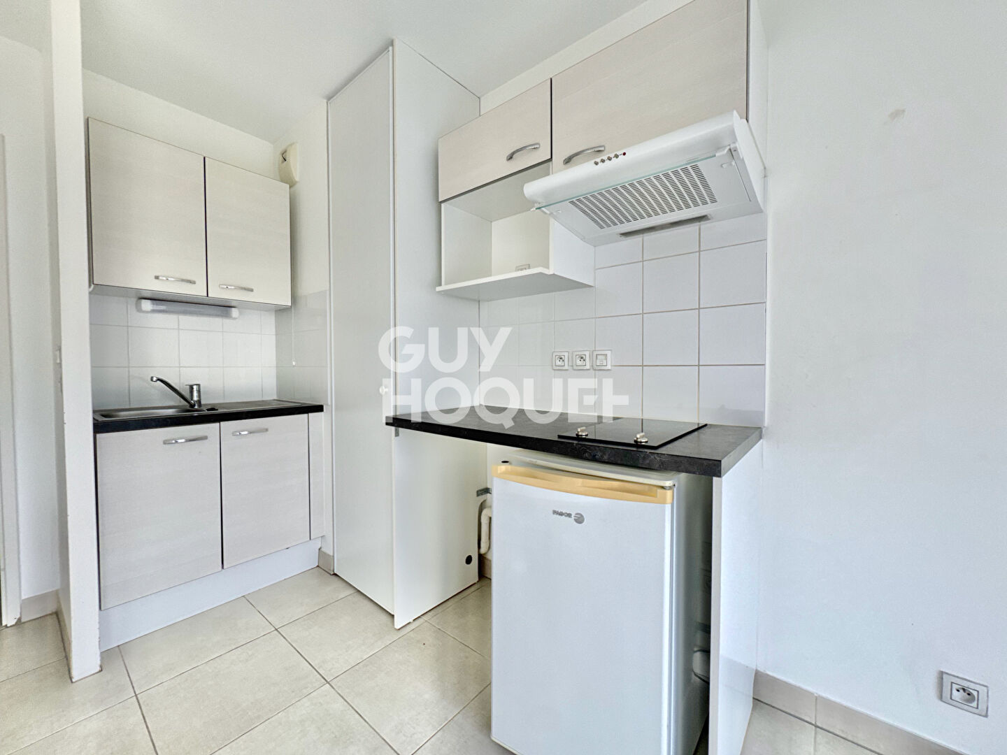 T2 avec parking sur la place du marché de La Teste de Buch