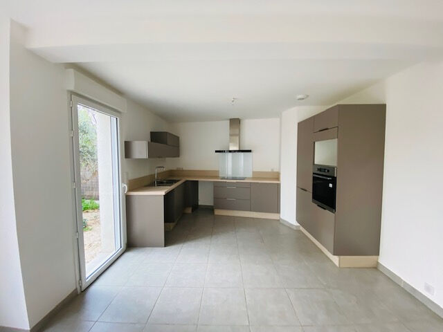 Location : maison T4 à HYERES