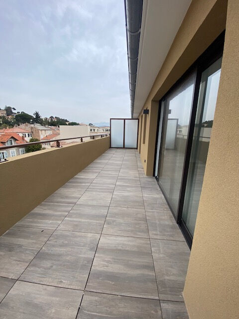 Location d'un appartement duplex T3 à HYERES