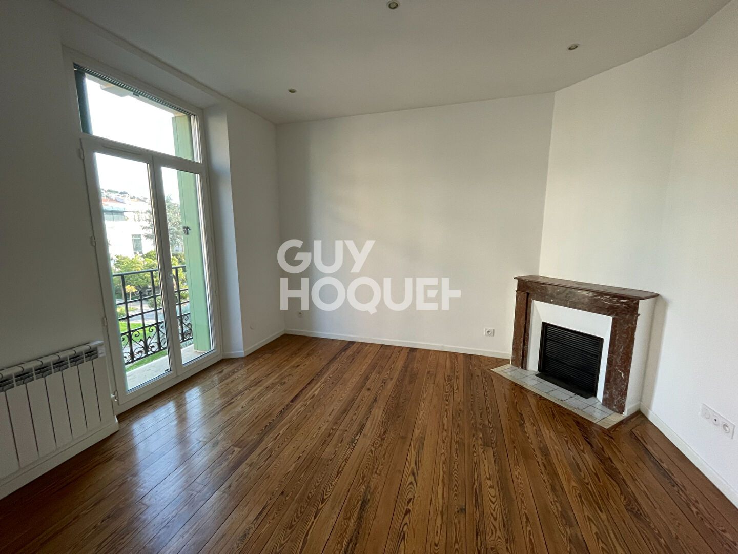 Location d'un appartement 4 pièces à HYERES