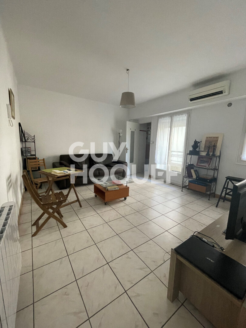 TOULON A 2 PAS UNIVERSITE DE DROIT ET PROCHE TOUTES COMMODITES A VENDRE T2