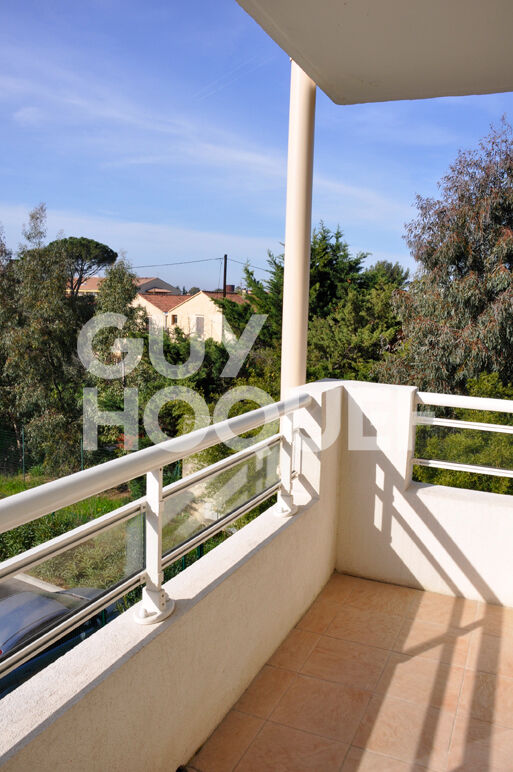 LOCATION d'un appartement F1 meublé avec parking collectif à LA GARDE