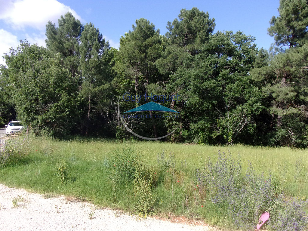 Terrain constructible viabilisé proche du centre du village - 1 112 m²
