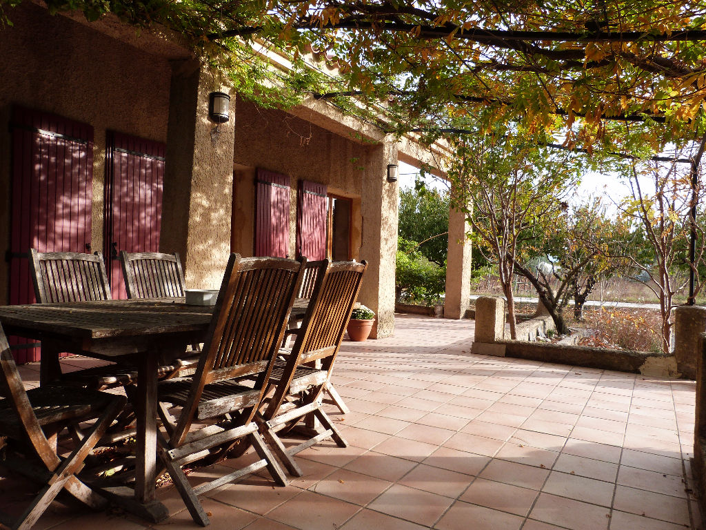 Maison d'une surface habitable de 126 m² à vendre à CAUMONT SUR DURANCE (84510).