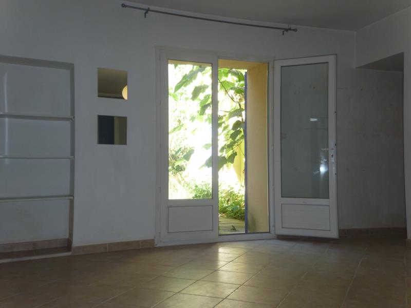 rez de chaussée à Chateauneuf de Gadagne