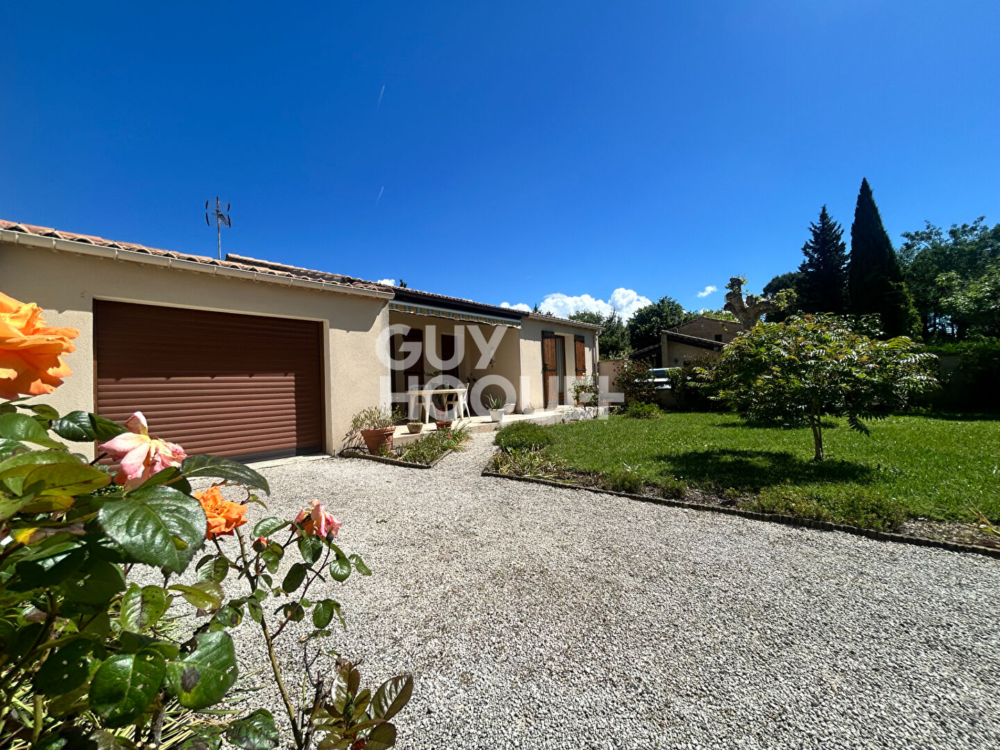Partage des eaux - L'Isle-sur-la-Sorgue : Maison plain pied avec jardin et garage