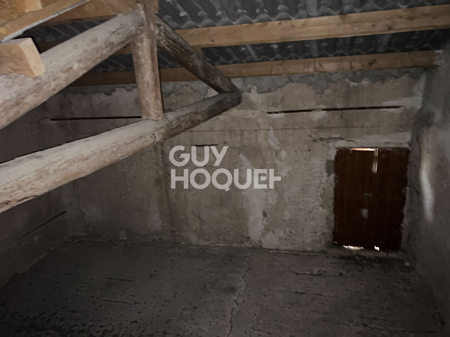 bâtiment ancien de 400 m² plein coeur de ville à restaurer