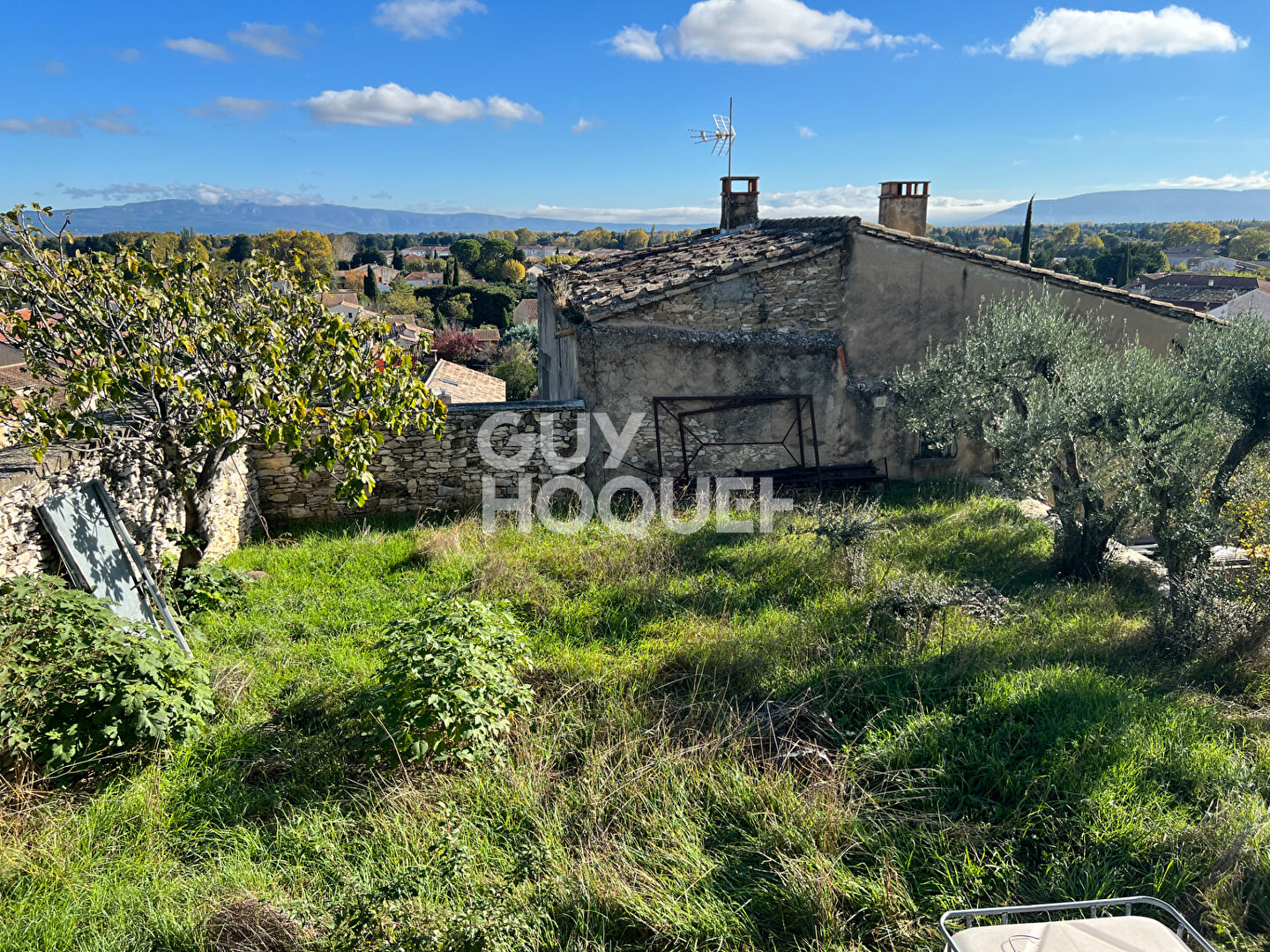 CAUMONT SUR DURANCE : ensemble immobilier et terrain à bâtir