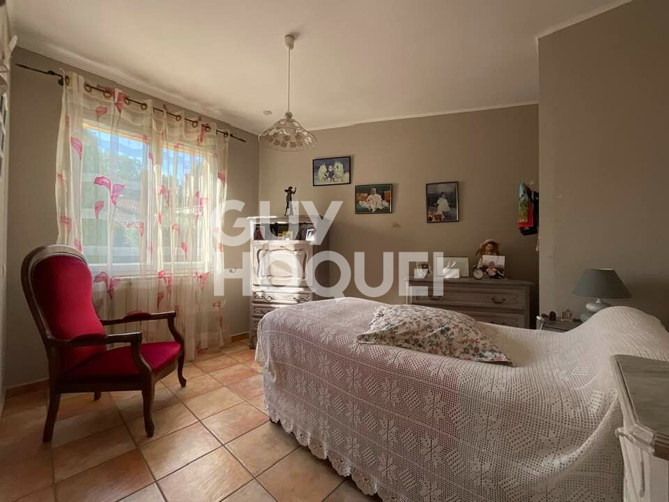 Villa spacieuse à vendre à Châteauneuf de Gadagne avec deux T2 indépendants