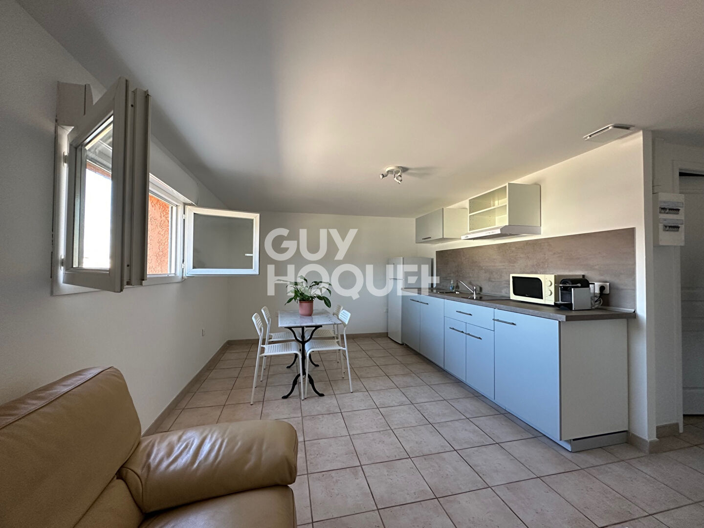 T2 Loué meublé - EAU ET ELECTRICITE COMPRIS