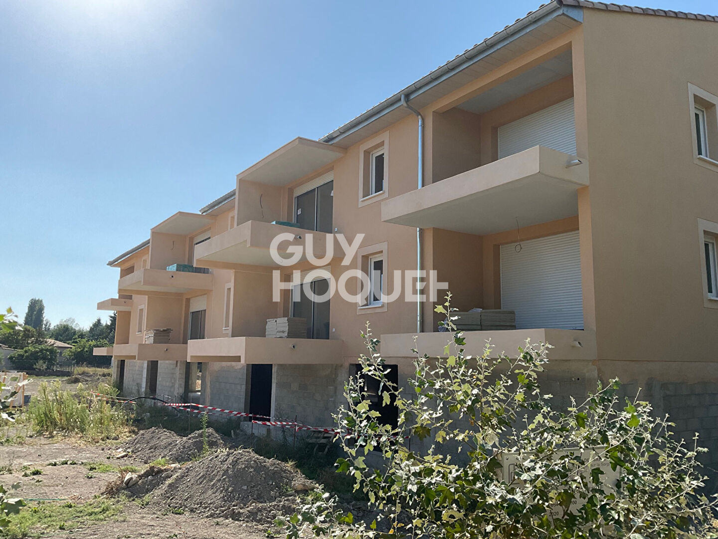 L'ISLE SUR LA SORGUE : Appartement de type 3  avec terrasse et parkings
