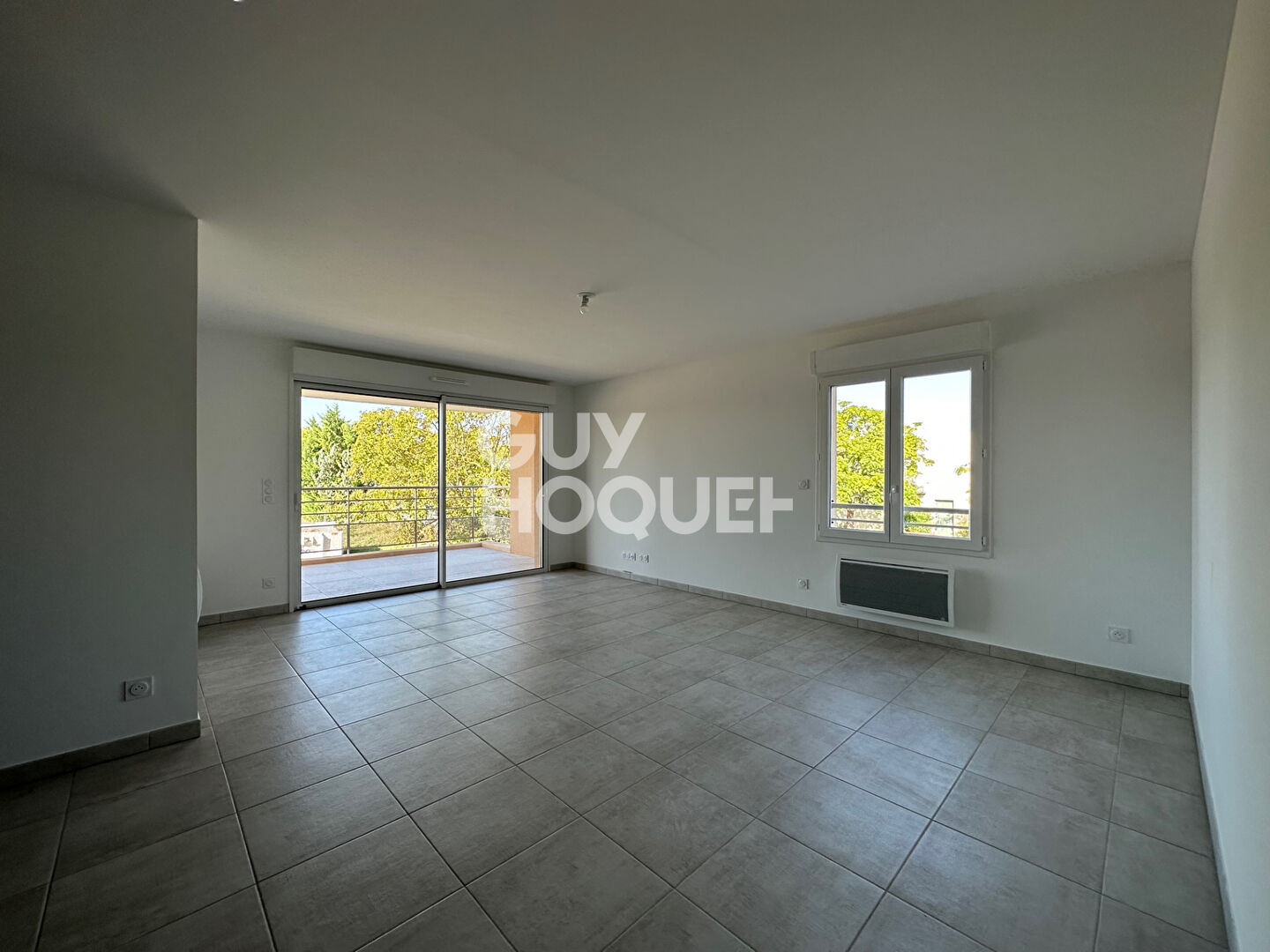 L'ISLE SUR LA SORGUE : Appartement de type 3  avec terrasse et parkings