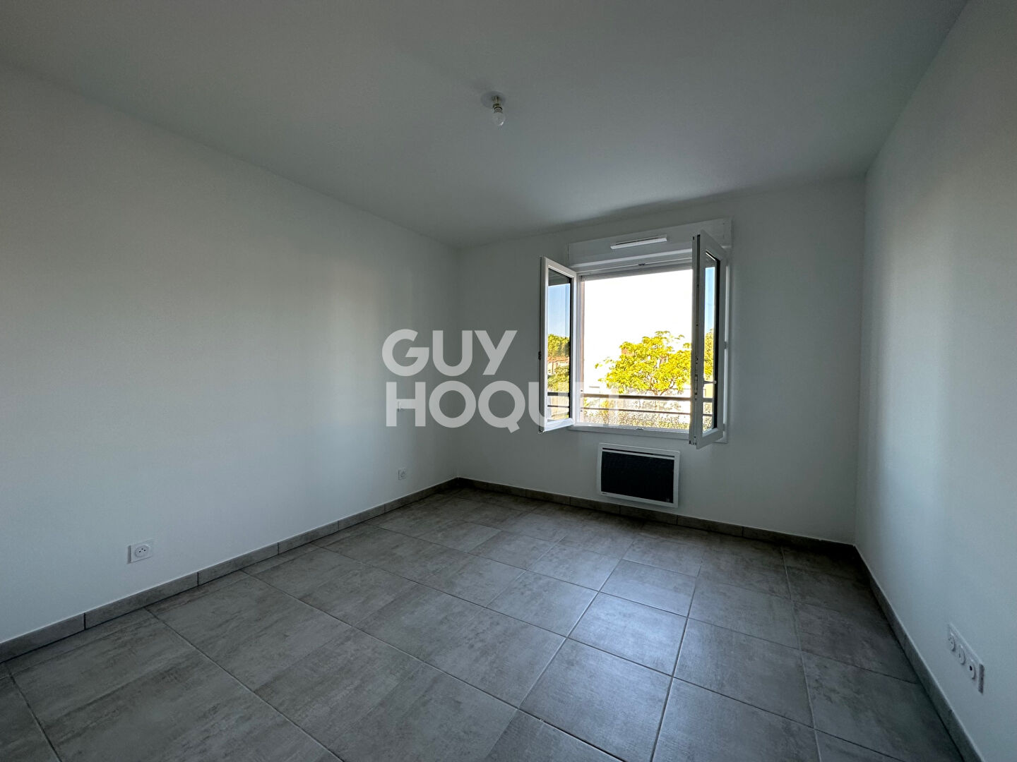 L'ISLE SUR LA SORGUE : Appartement de type 3  avec terrasse et parkings