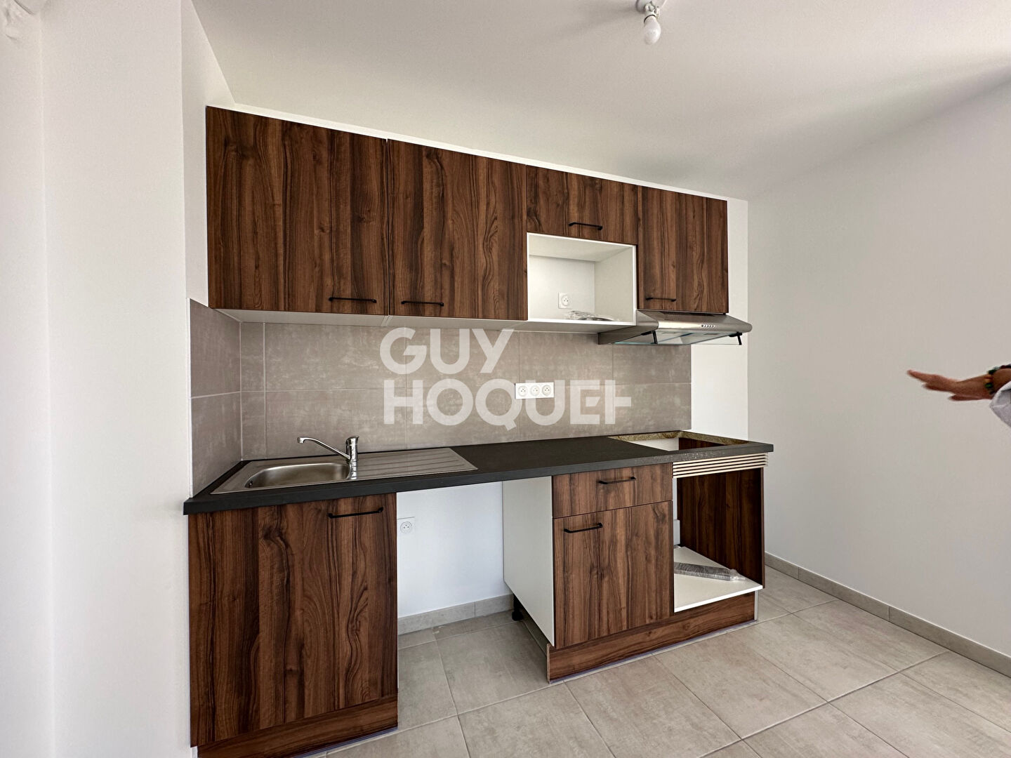 L'ISLE SUR LA SORGUE : Appartement de type 3  avec terrasse et parkings