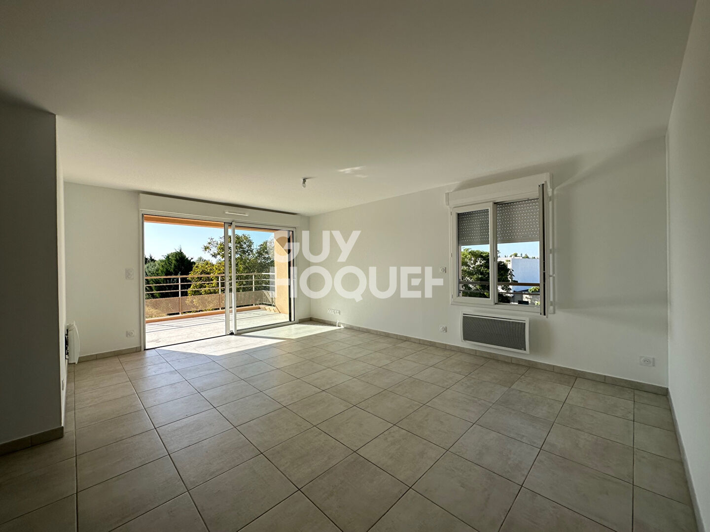 L'ISLE SUR LA SORGUE : Appartement de type 3  avec terrasse et parkings