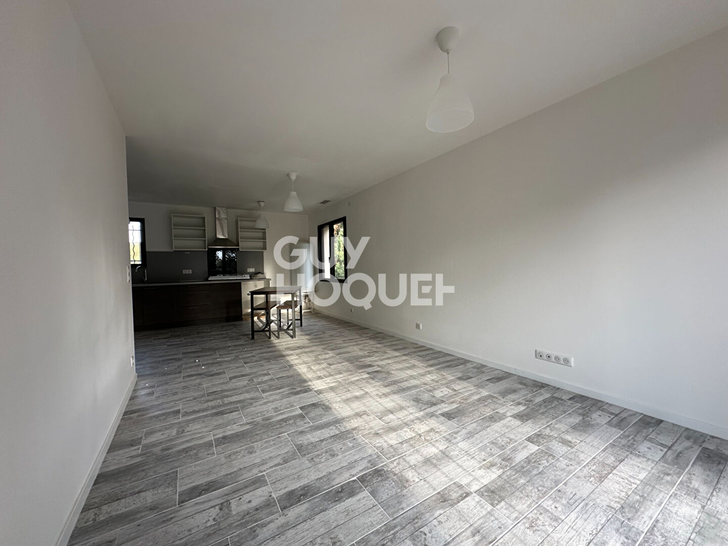 Appartement meublé EAU + ELECTRICITE COMPRISES - quartier St Antoine