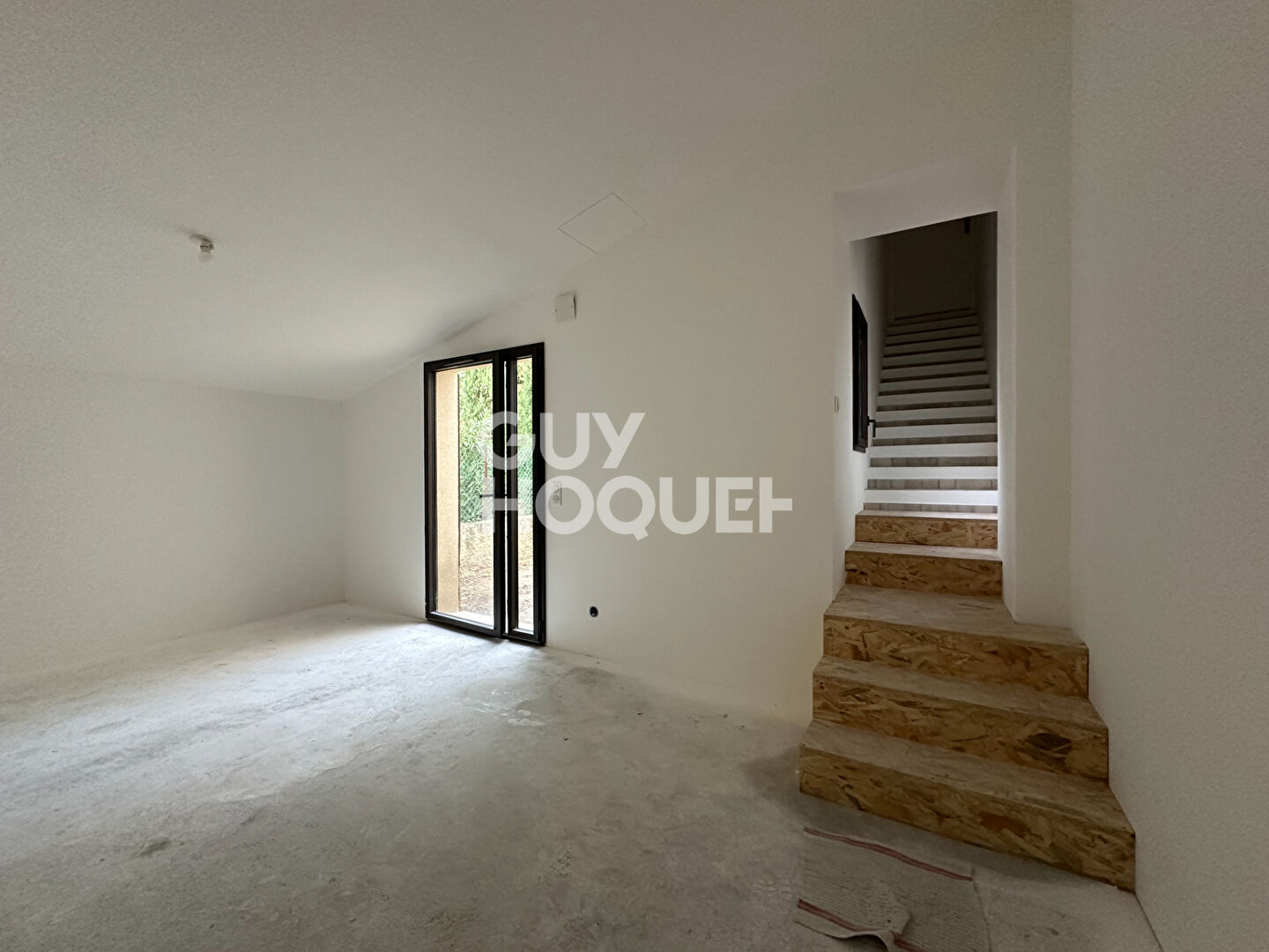 Appartement meublé EAU + ELECTRICITE COMPRISES - quartier St Antoine