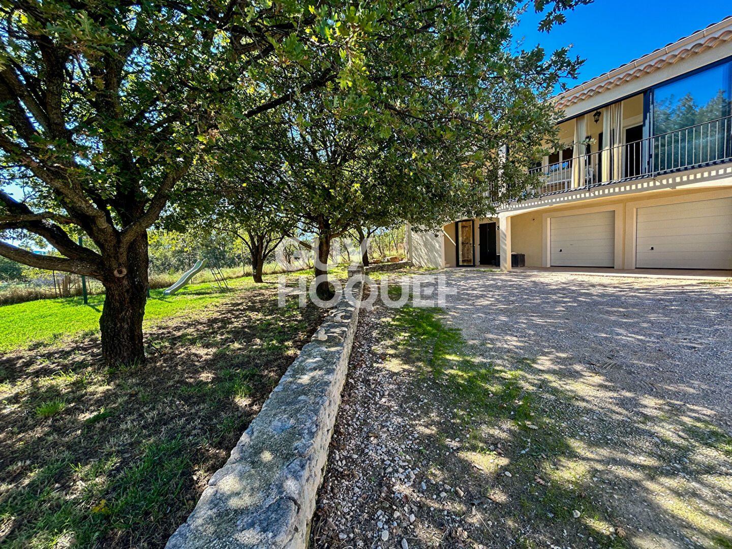 GARGAS : maison et garage sur 1100m²