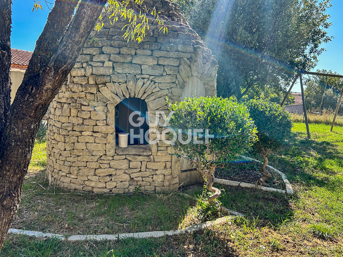 GARGAS : maison et garage sur 1100m²