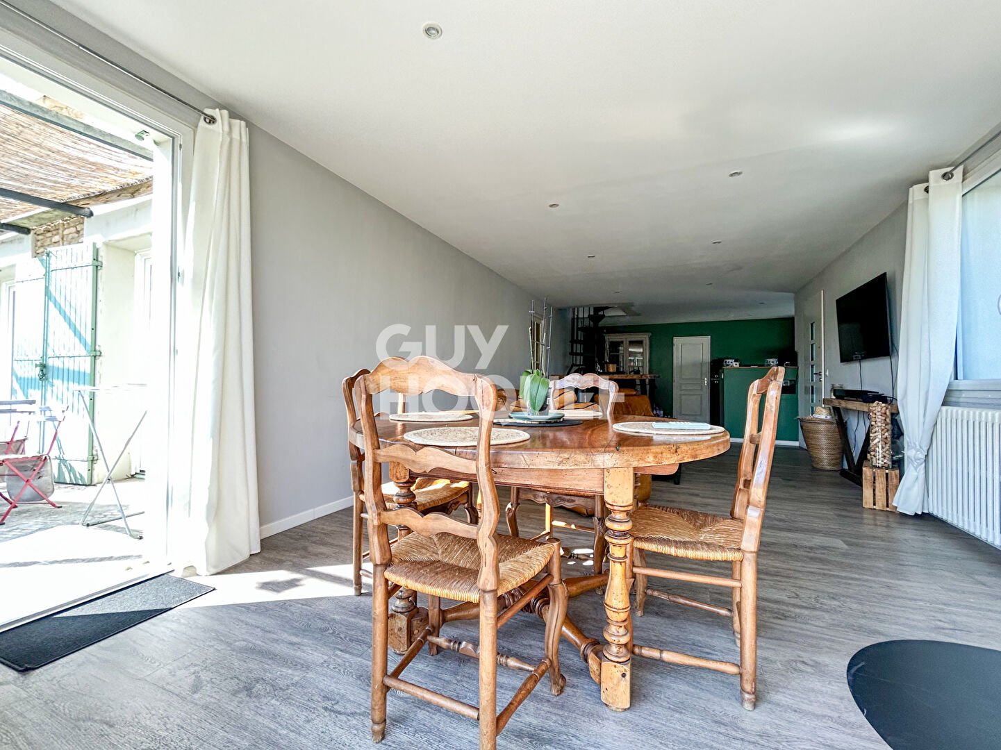 Maison de plain pied proche centre ville l'Isle sur la SOrgue