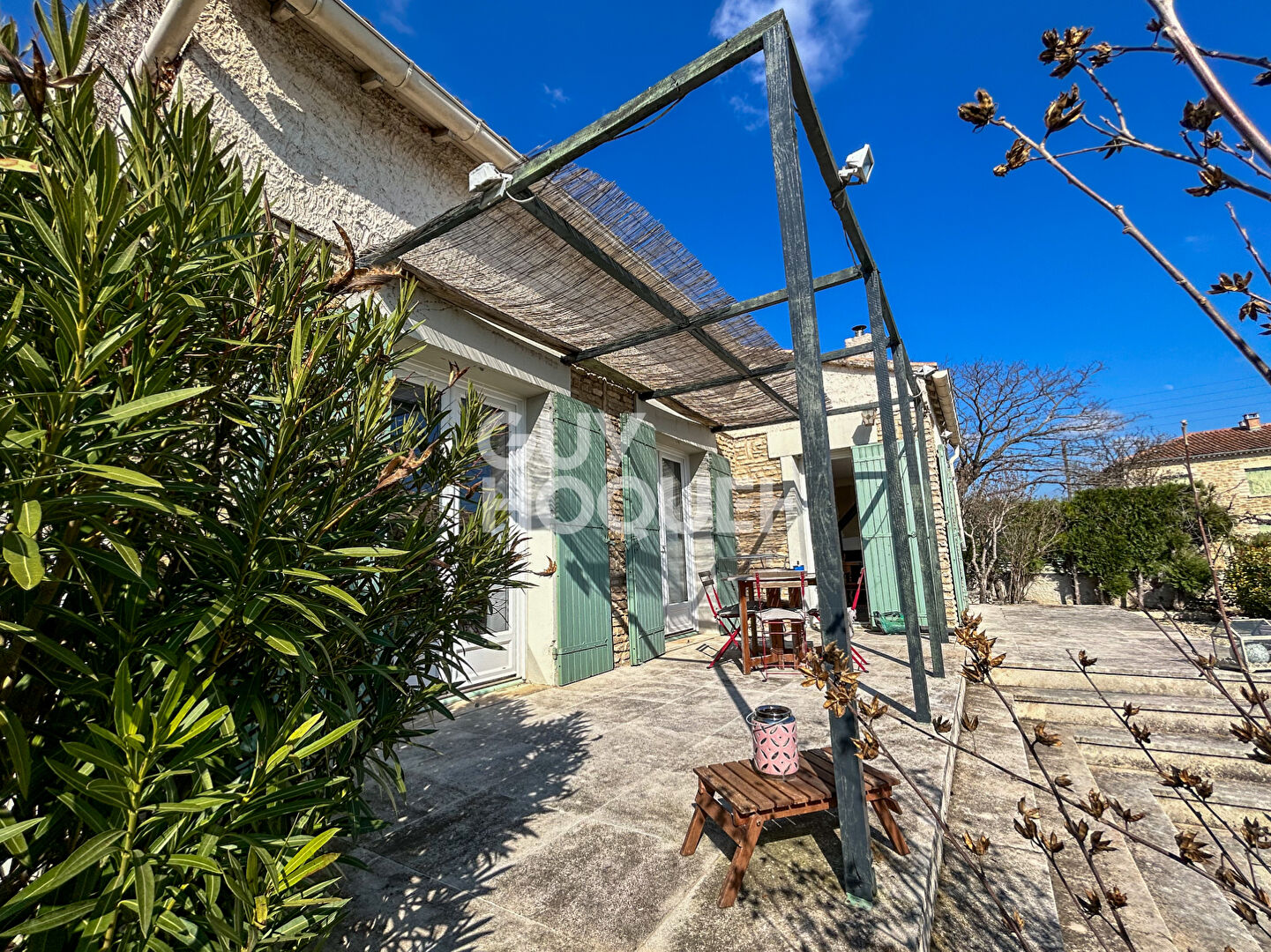 Maison de plain pied proche centre ville l'Isle sur la SOrgue
