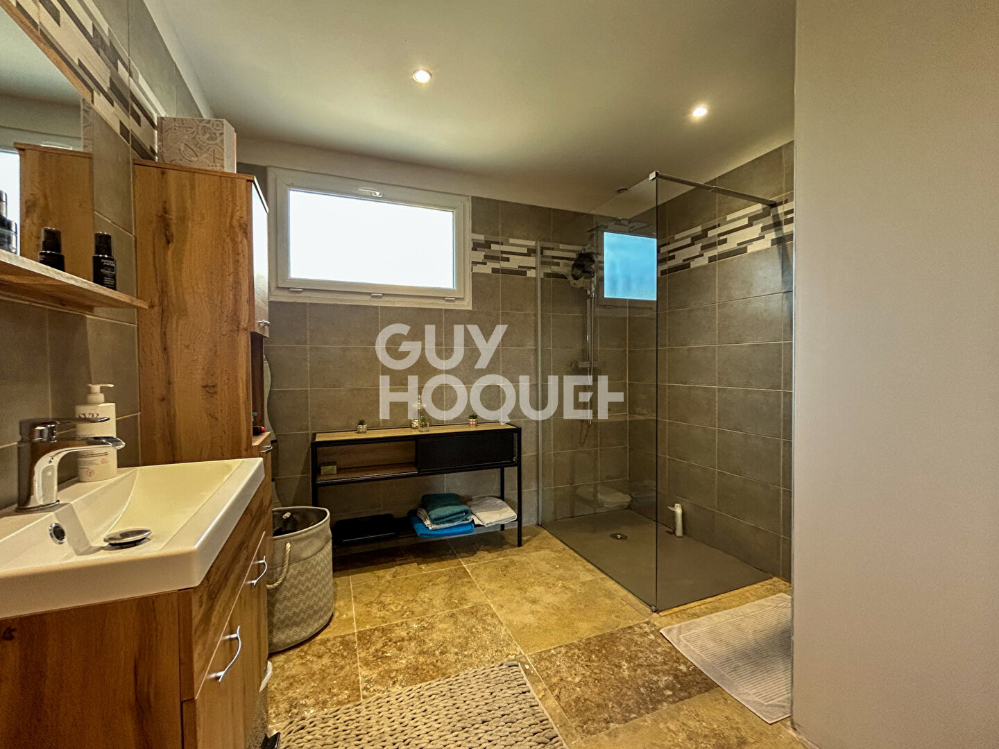 Maison de plain pied proche centre ville l'Isle sur la SOrgue