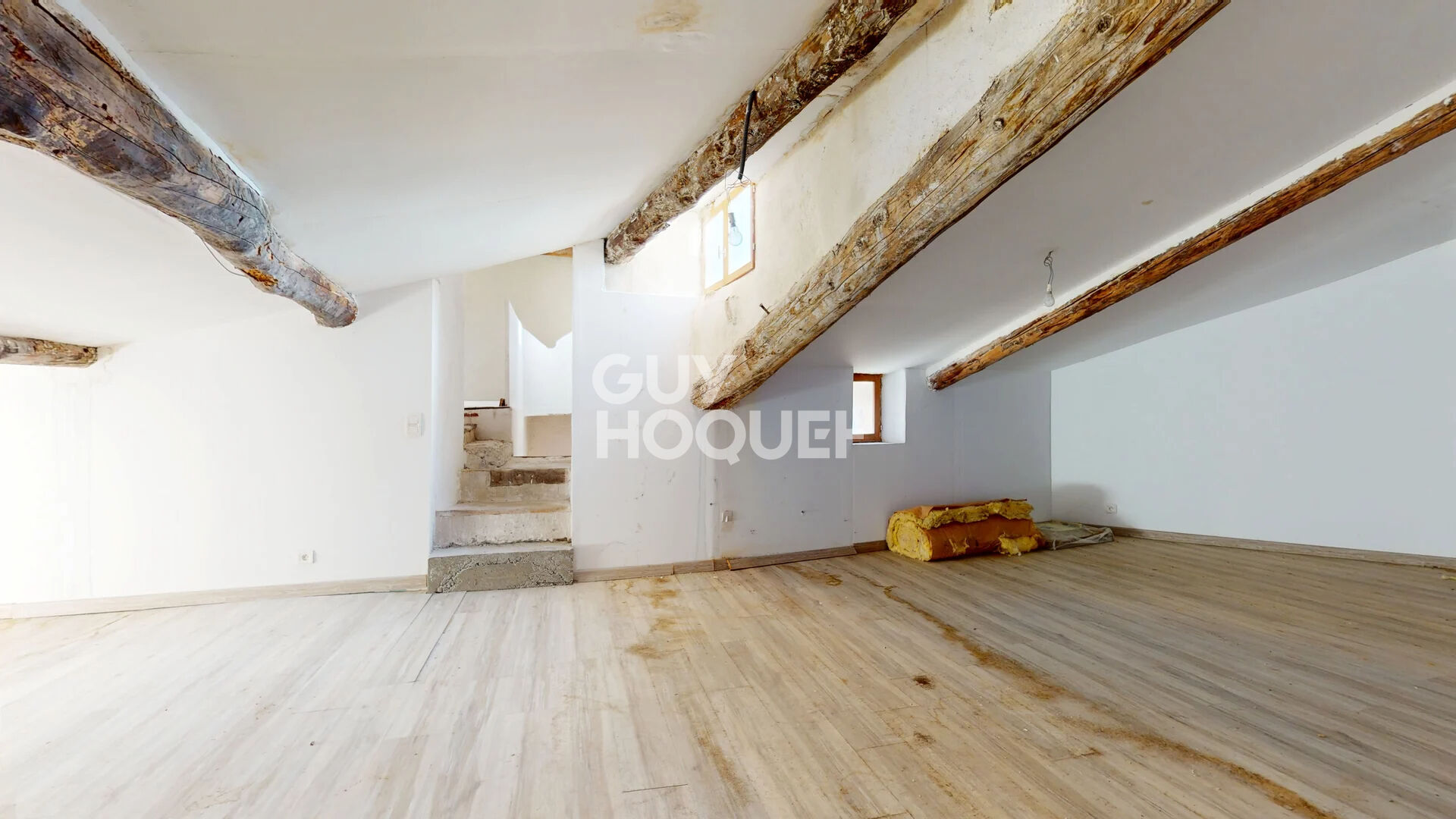 Maison en pierre  à Lagnes - Un potentiel incroyable à découvrir !