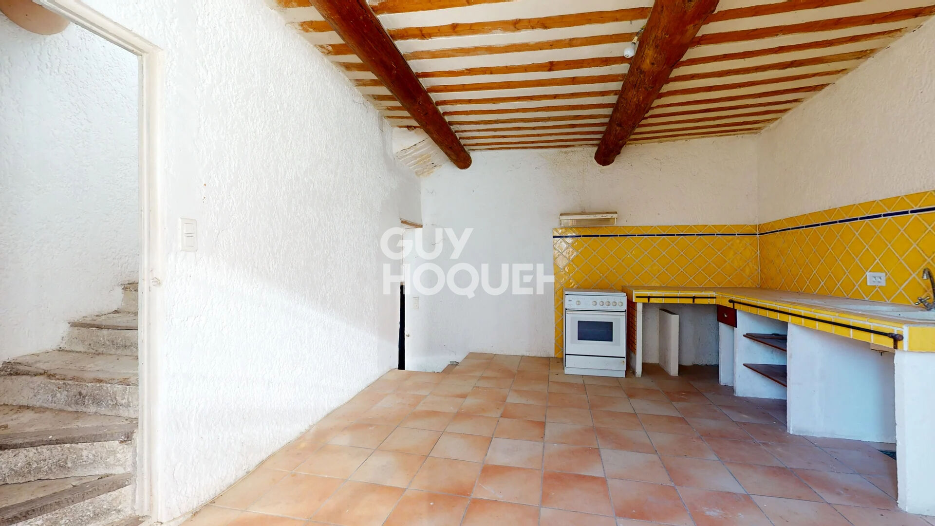 Maison en pierre  à Lagnes - Un potentiel incroyable à découvrir !