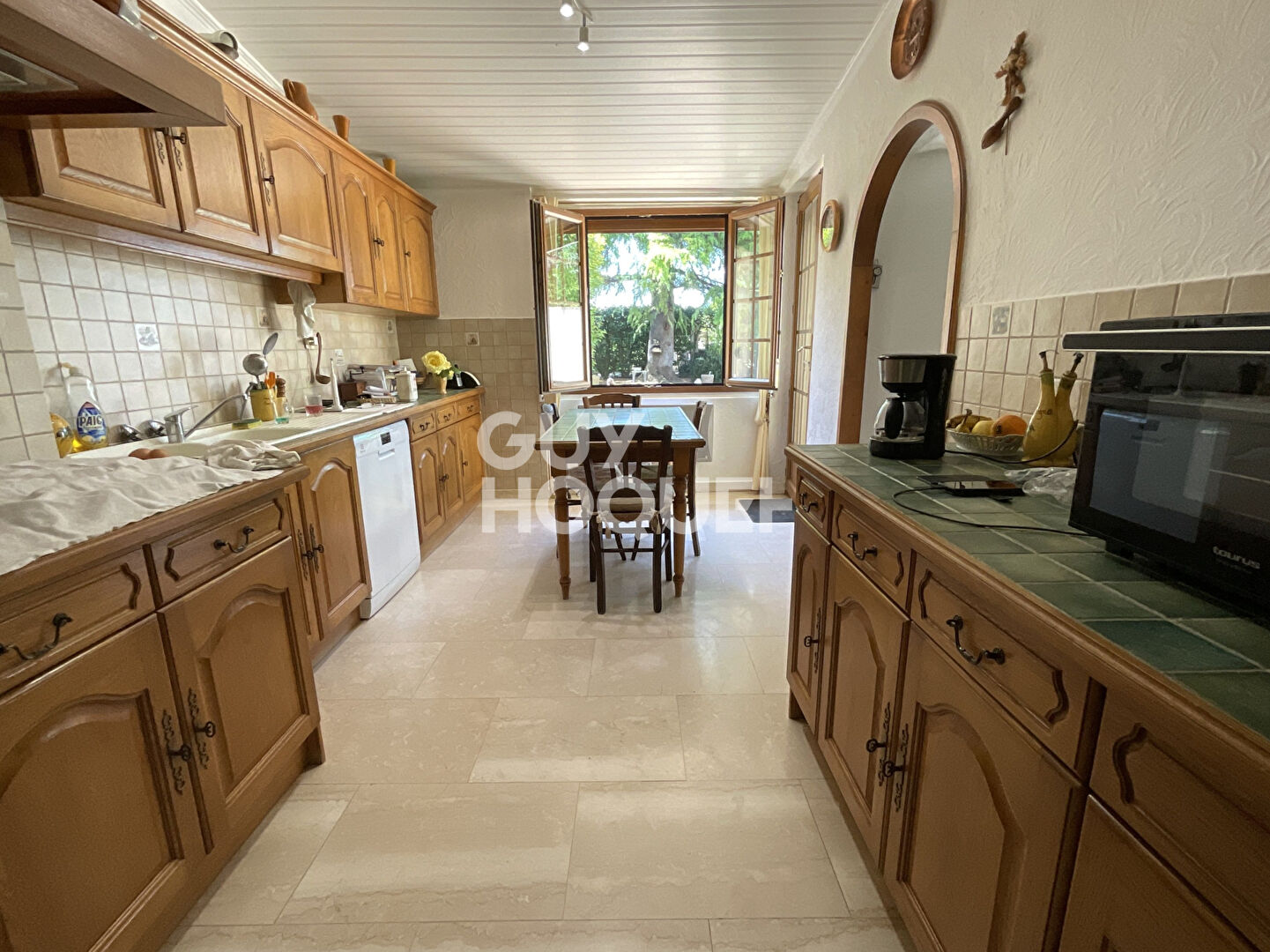 VIAGER occupé : Charmante Partie de Mas de 4 pièces à Robion