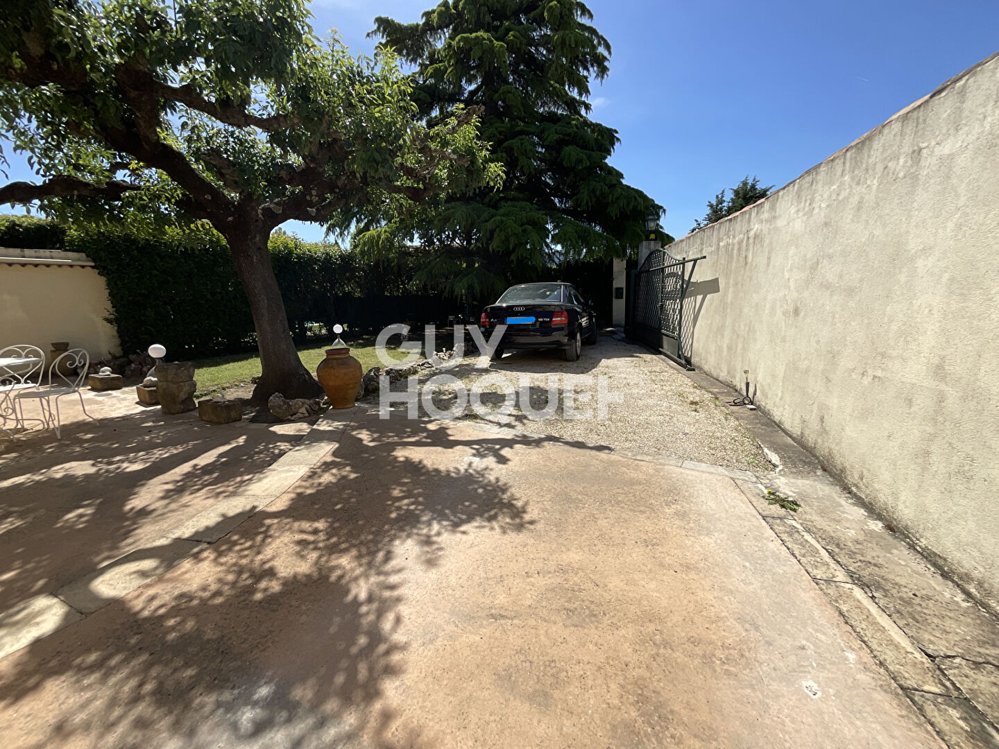 VIAGER occupé : Charmante Partie de Mas de 4 pièces à Robion