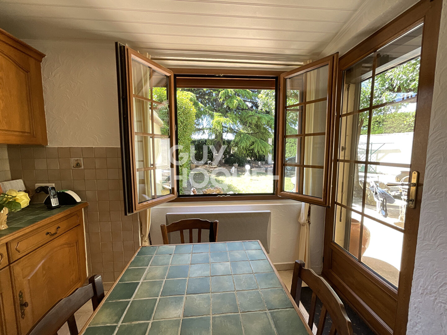 VIAGER occupé : Charmante Partie de Mas de 4 pièces à Robion