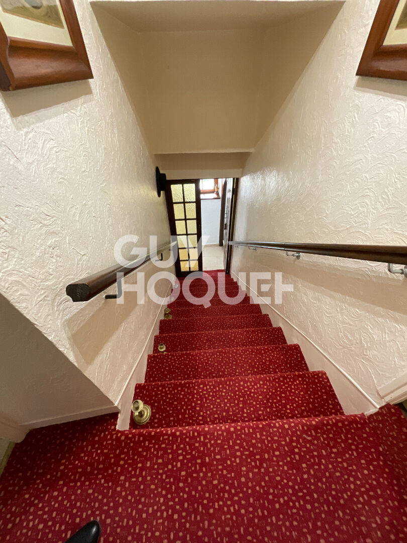 VIAGER occupé : Charmante Partie de Mas de 4 pièces à Robion