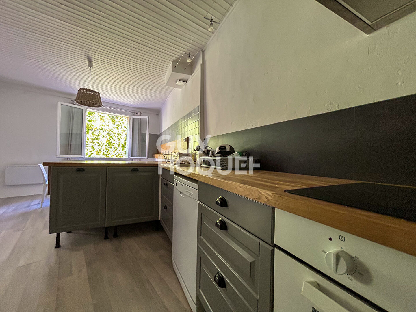 Isle-sur-la-sorgue  Maison  de village 3chs avec cave et garage