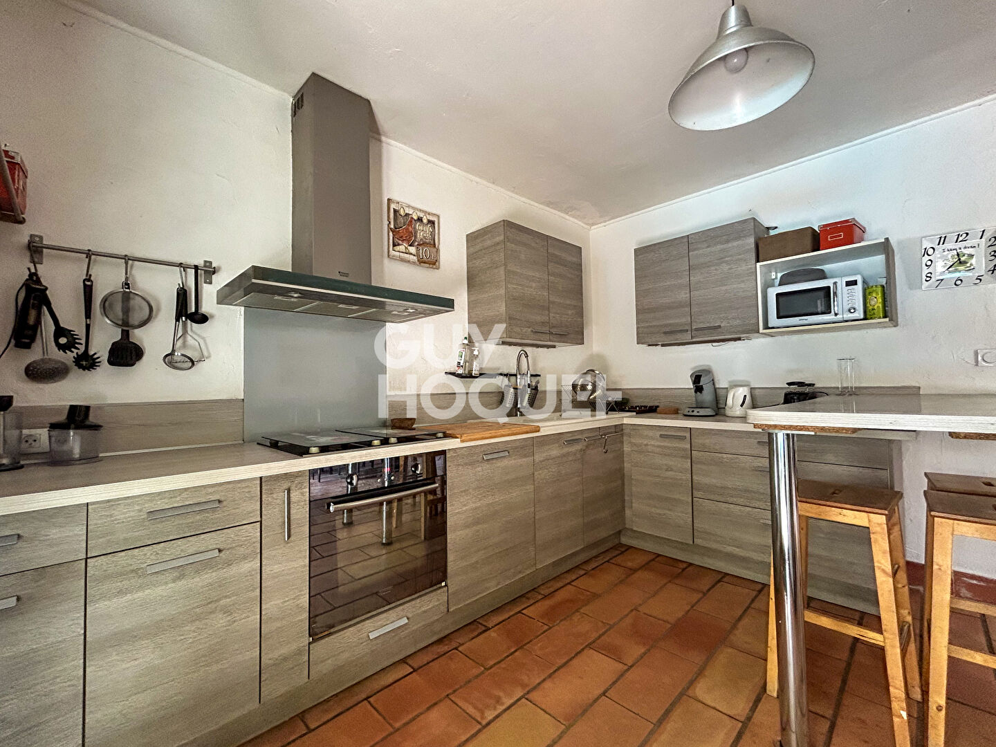 Proche du Golf de Saumane de Vaucluse : Maison de plain pied avec jardin et piscine