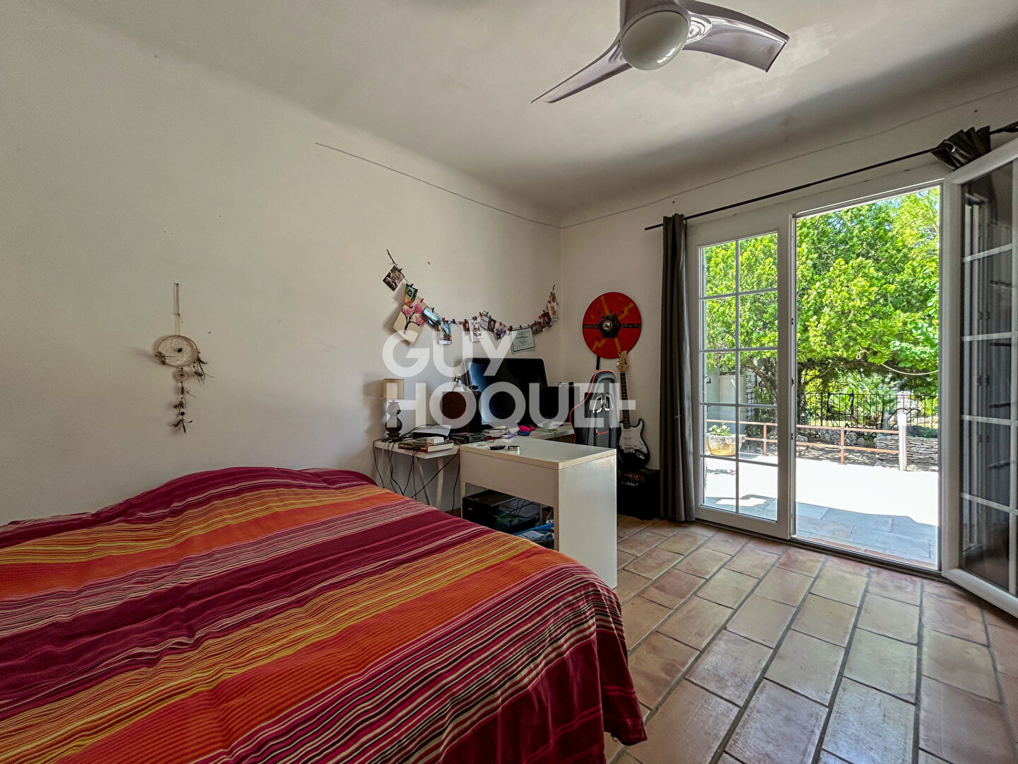 Proche du Golf de Saumane de Vaucluse : Maison de plain pied avec jardin et piscine