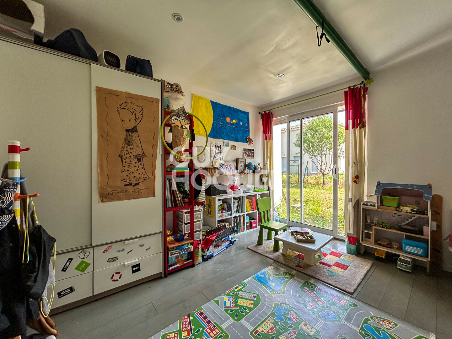 Proche du Golf de Saumane de Vaucluse : Maison de plain pied avec jardin et piscine