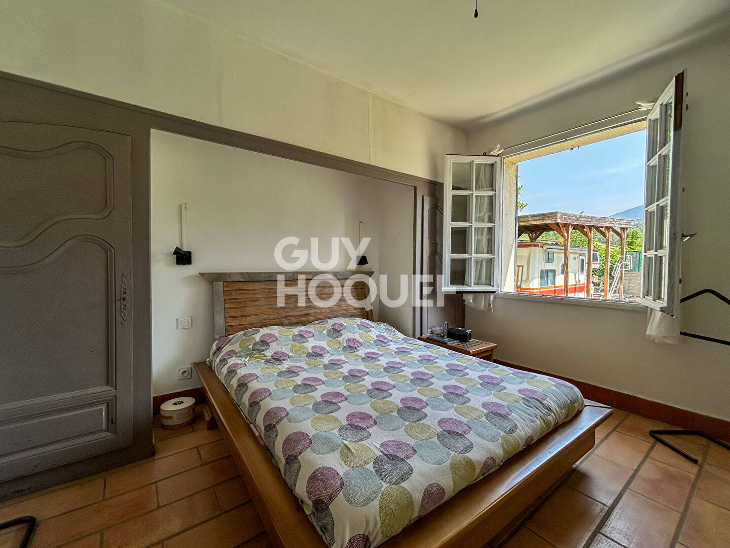 Proche du Golf de Saumane de Vaucluse : Maison de plain pied avec jardin et piscine