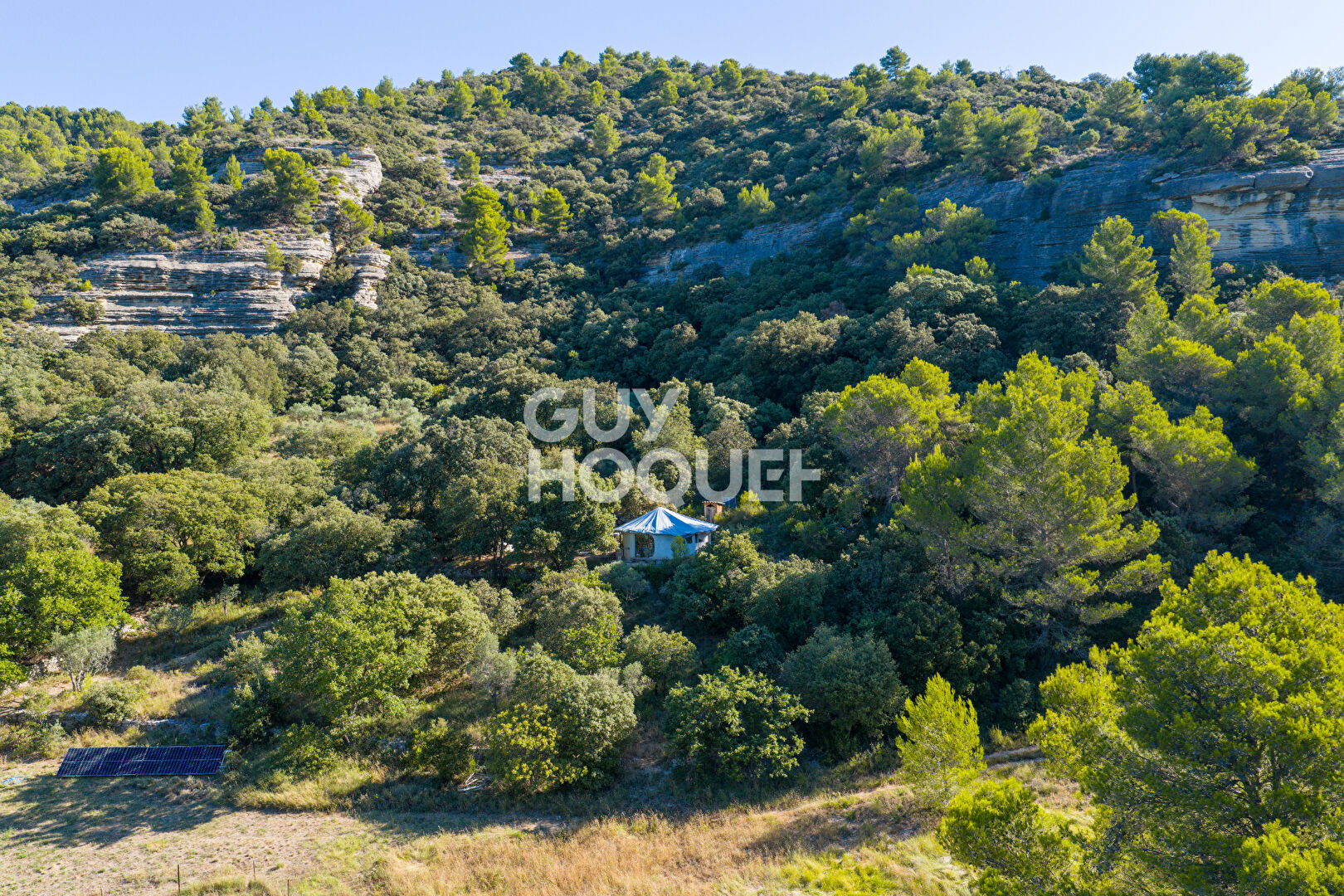 Mazet en pleine colline de Saumane-De-Vaucluse