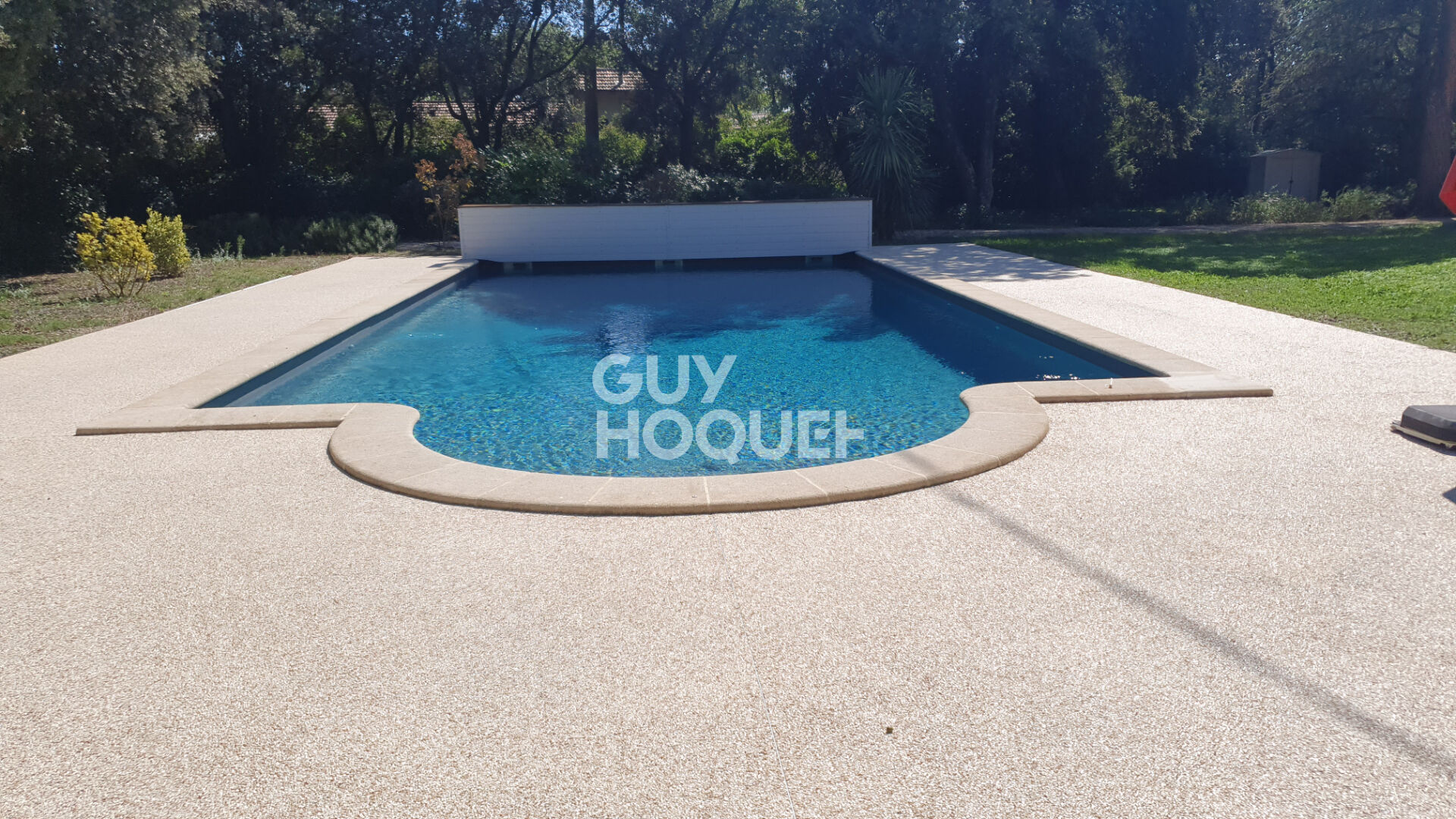 Propriété à Carpentras 6 pièces 235 m² et 153 m² de dépendances sur 6000 m² de terrain