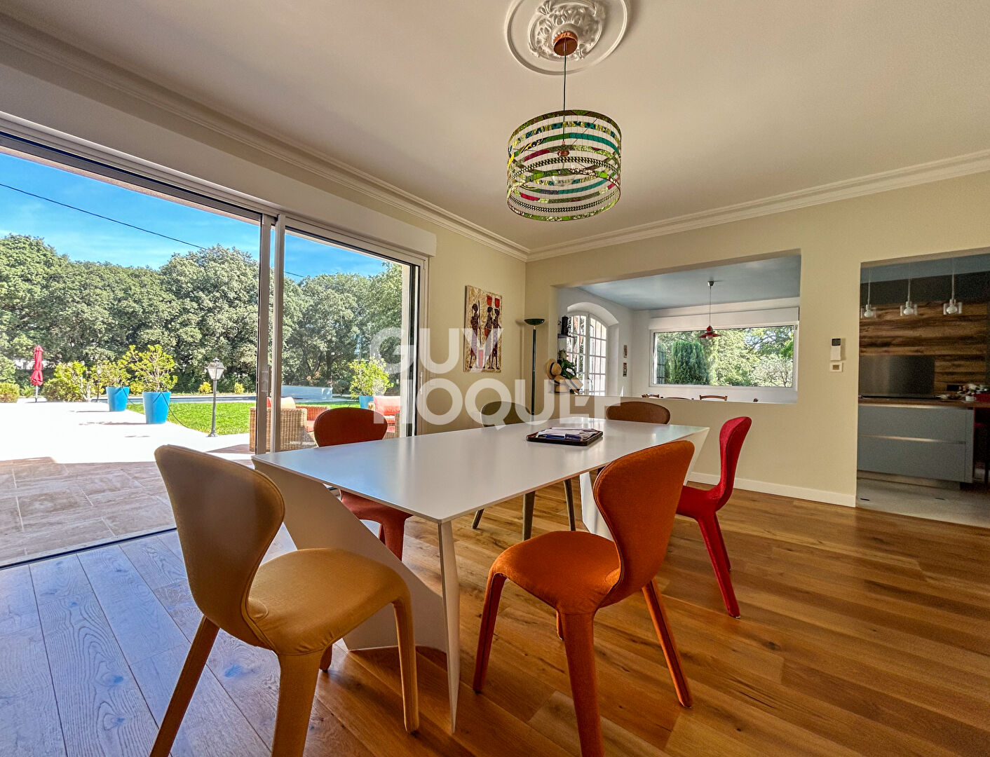 Propriété à Carpentras 6 pièces 235 m² et 153 m² de dépendances sur 6000 m² de terrain