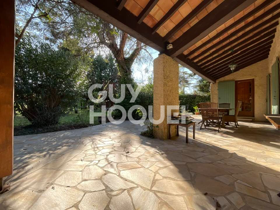 Maison spacieuse à vendre à Le Thor - 4 chambres  et grand jardin avec piscine !