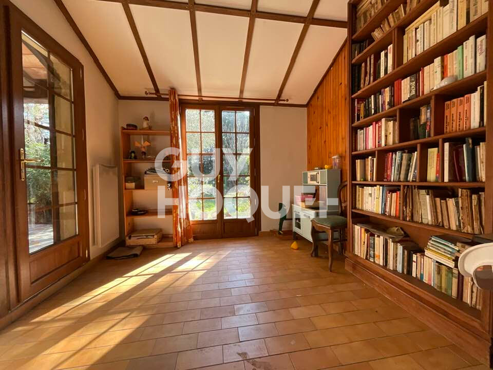 Maison spacieuse à vendre à Le Thor - 4 chambres  et grand jardin avec piscine !