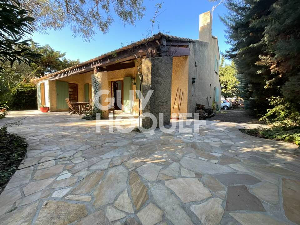 Maison spacieuse à vendre à Le Thor - 4 chambres  et grand jardin avec piscine !