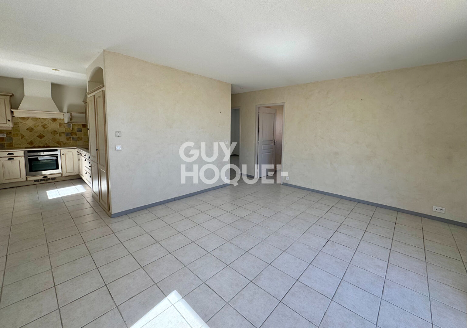 Appartement T3 avec terrasse place de parking et garage