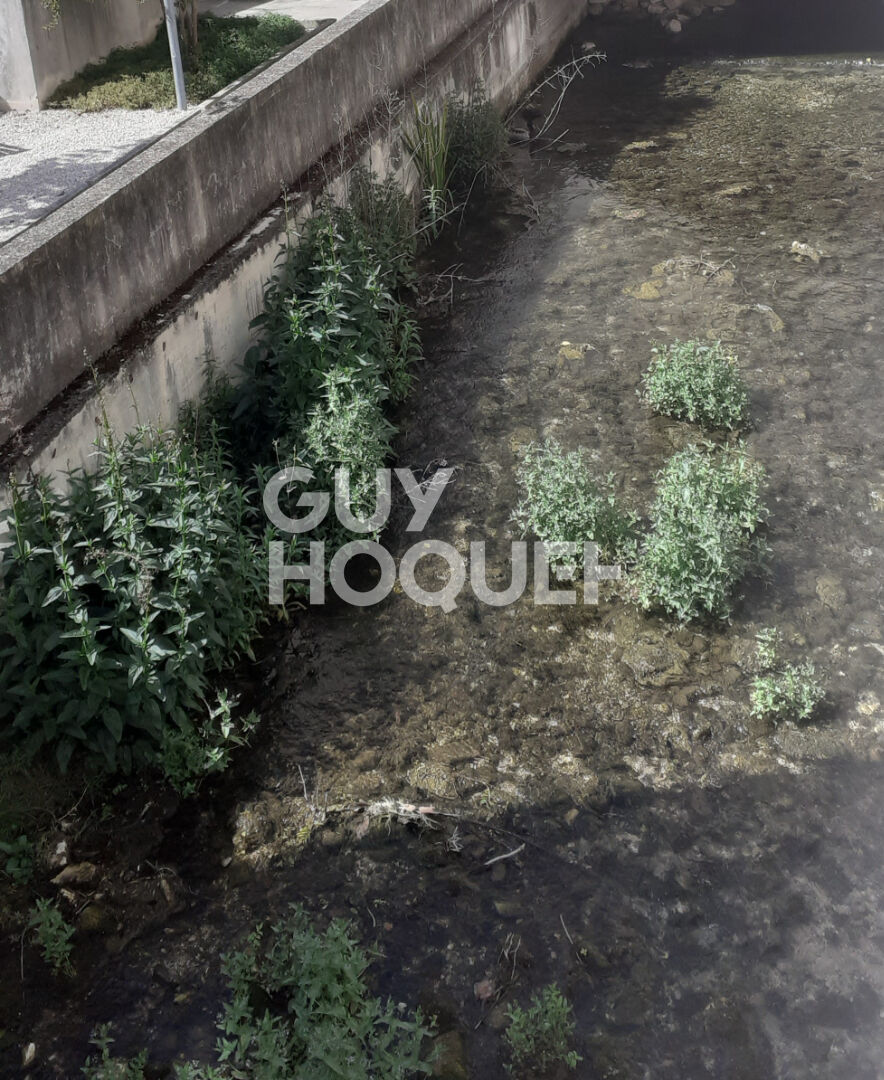 Appartement "coup de coeur" T3 BORD DE SORGUE !