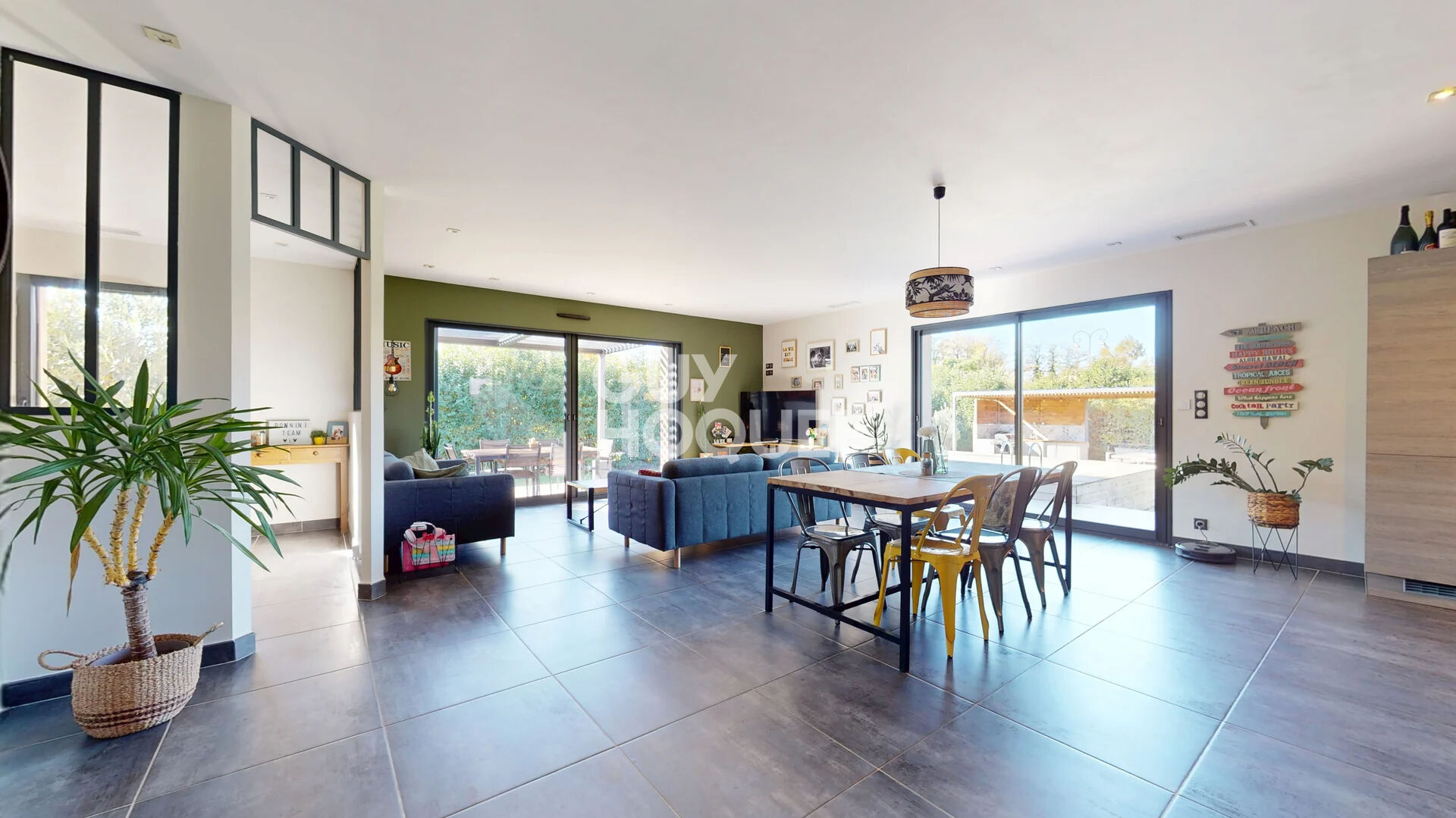 Maison Taillades 5 pièce(s) 121m2 garage et piscine