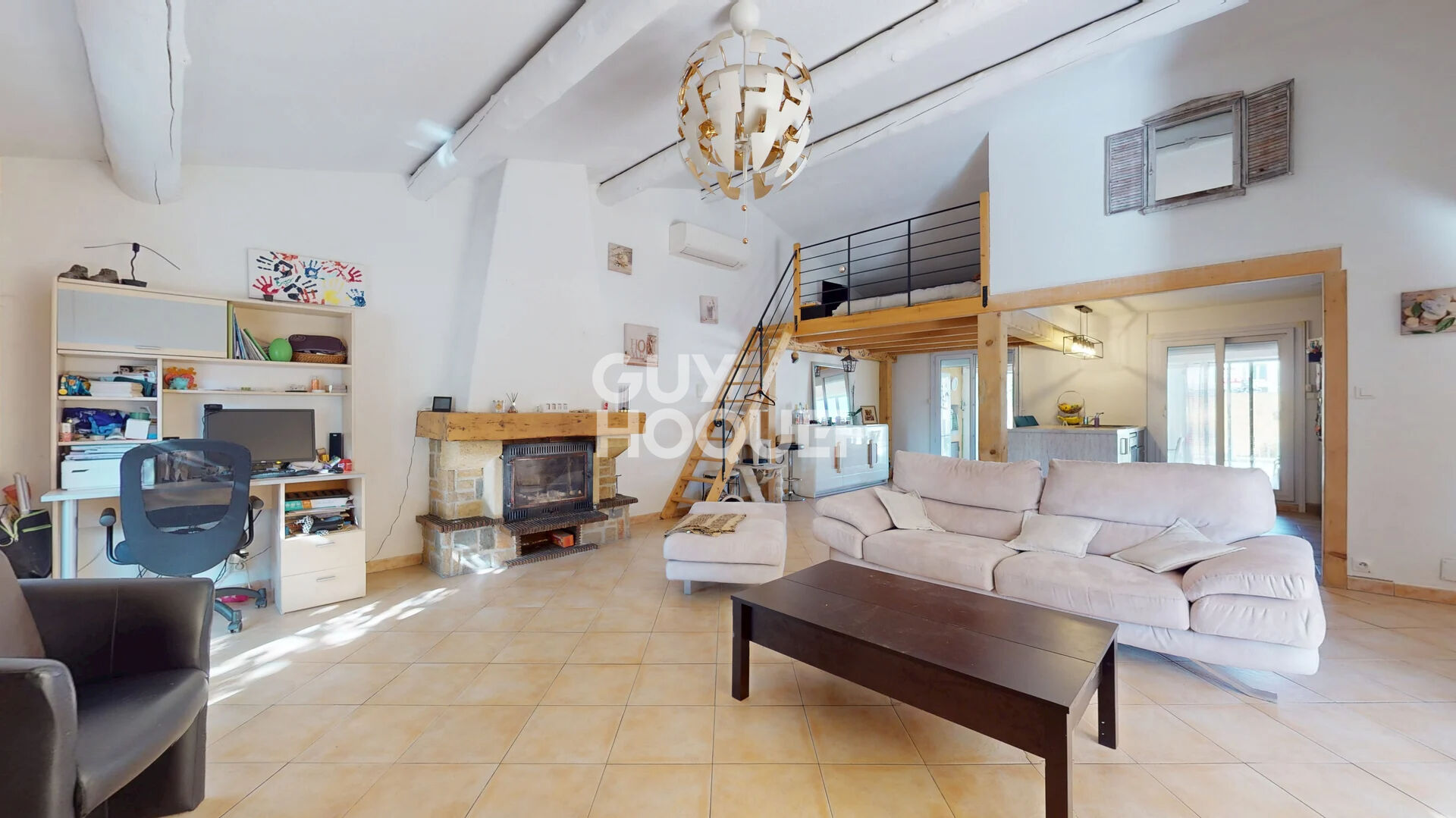 Maison type 4  de 149m² en carrez de plain pied avec piscine