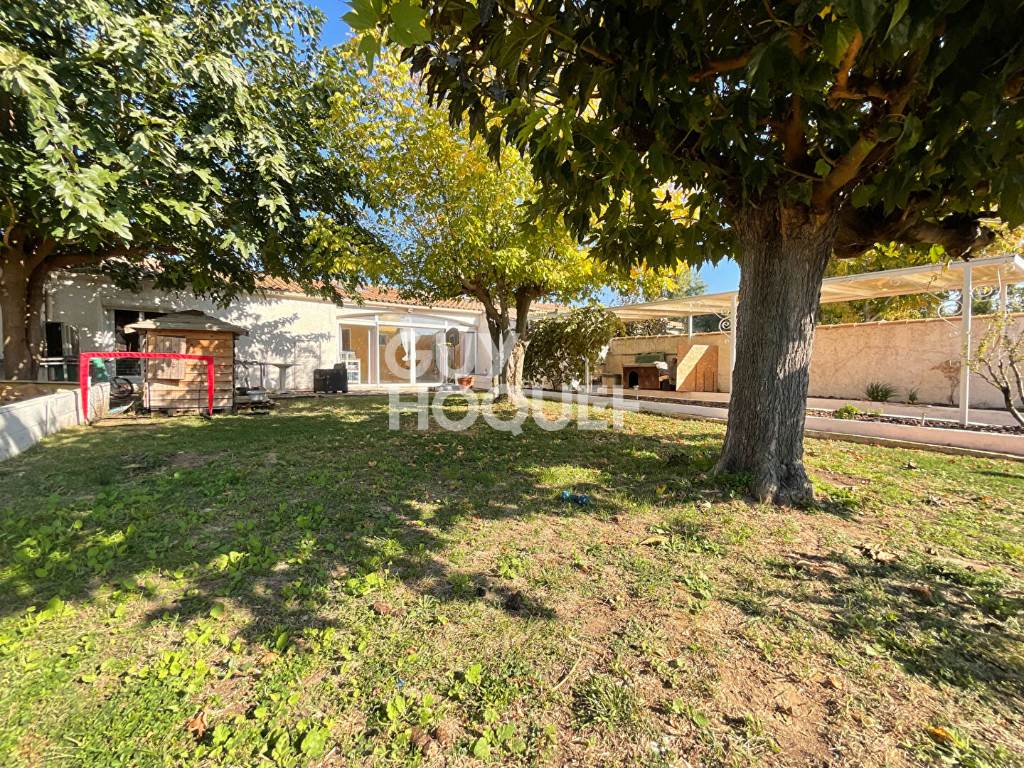 Maison type 4  de 149m² en carrez de plain pied avec piscine
