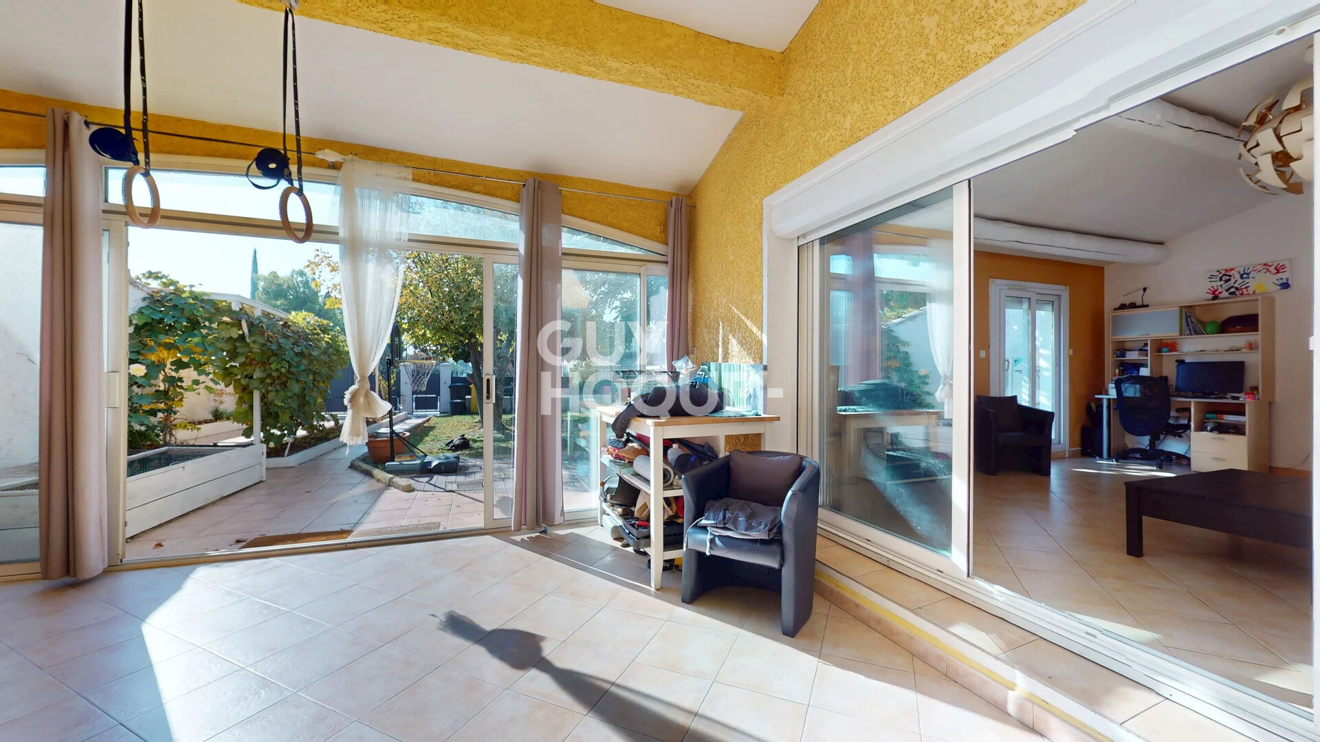 Maison type 4  de 149m² en carrez de plain pied avec piscine